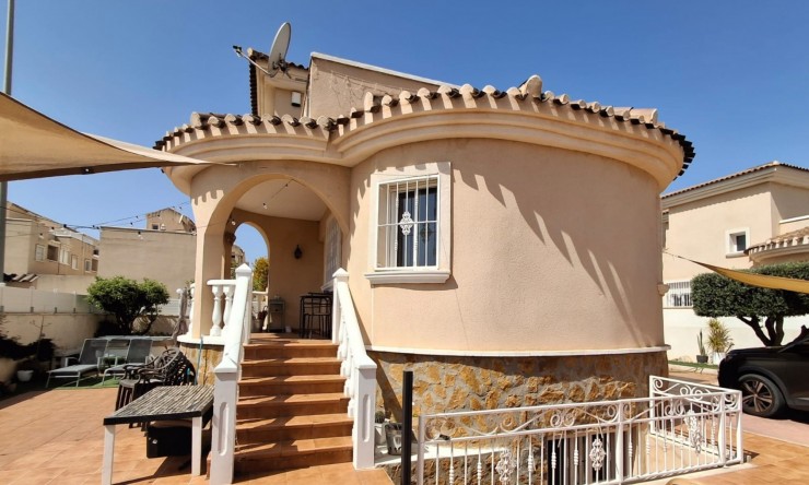 Videresalg - Frittliggende Villa - Ciudad Quesada - Doña Pepa