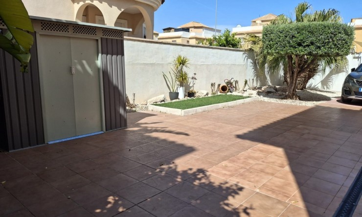 Videresalg - Frittliggende Villa - Ciudad Quesada - Doña Pepa