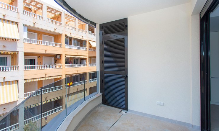 Re-Sale - Apartment - Torrevieja - Torrevieja - Centre