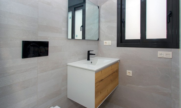 Re-Sale - Apartment - Torrevieja - Torrevieja - Centre
