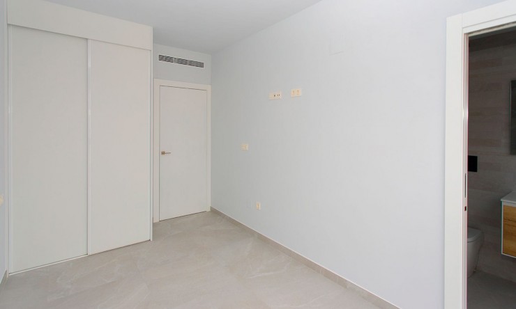 Re-Sale - Apartment - Torrevieja - Torrevieja - Centre
