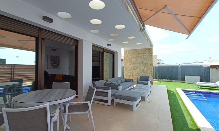 Videresalg - Frittliggende Villa - Los Montesinos - Entre Naranjos / Vistabella Golf