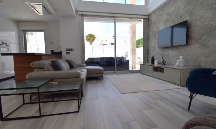Re-Sale - Detached Villa - Orihuela Costa - Lomas de Cabo Roig