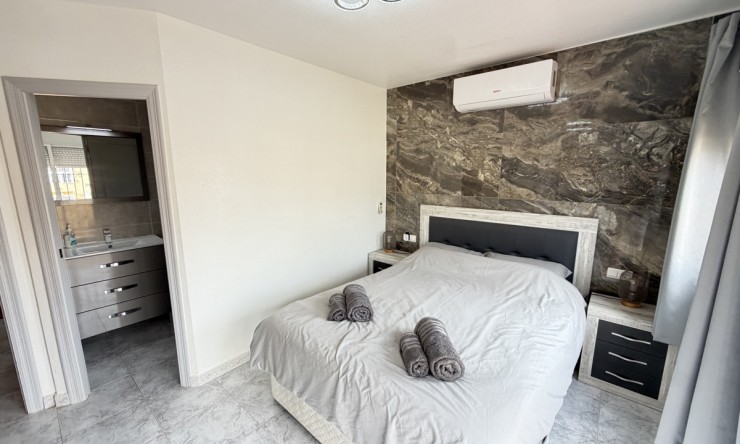 Re-Sale - Detached Villa - Orihuela Costa - Villamartin