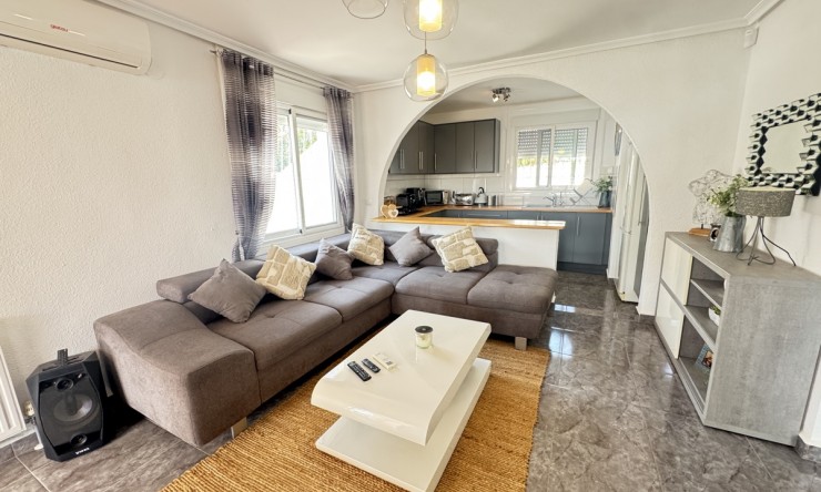 Re-Sale - Detached Villa - Orihuela Costa - Villamartin
