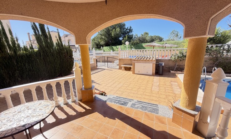 Re-Sale - Detached Villa - Orihuela Costa - Villamartin