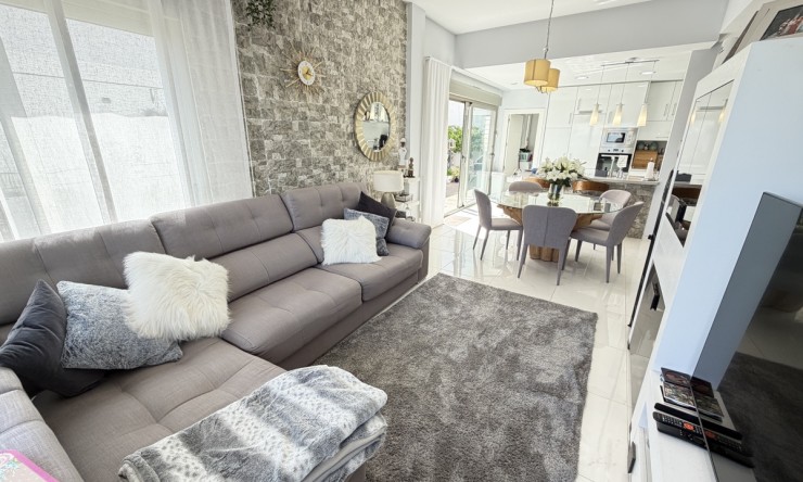 Re-Sale - Detached Villa - Orihuela Costa - Villamartin