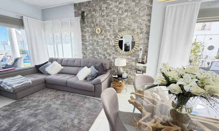 Re-Sale - Detached Villa - Orihuela Costa - Villamartin