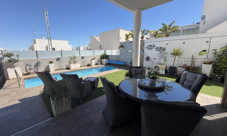Re-Sale - Detached Villa - Orihuela Costa - Villamartin