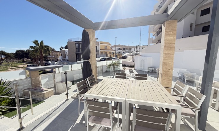 Videresalg - Frittliggende Villa - Orihuela Costa - Villamartin