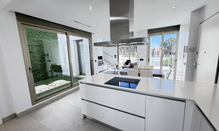Videresalg - Frittliggende Villa - Orihuela Costa - Villamartin