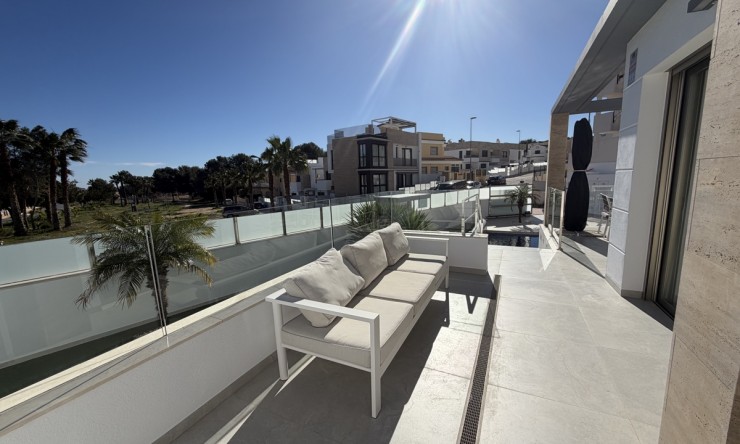 Videresalg - Frittliggende Villa - Orihuela Costa - Villamartin