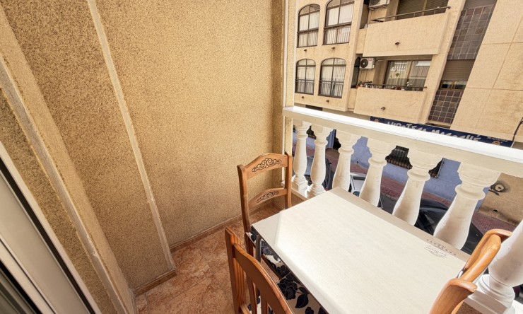 Re-Sale - Apartment - Torrevieja - Torrevieja - Centre
