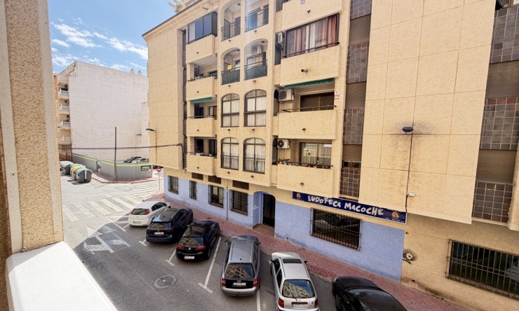 Re-Sale - Apartment - Torrevieja - Torrevieja - Centre
