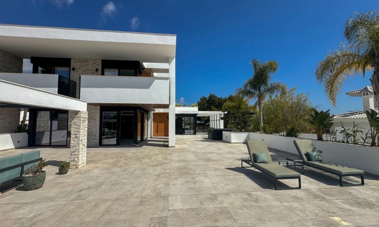 Re-Sale - Detached Villa - Orihuela Costa - Villamartin