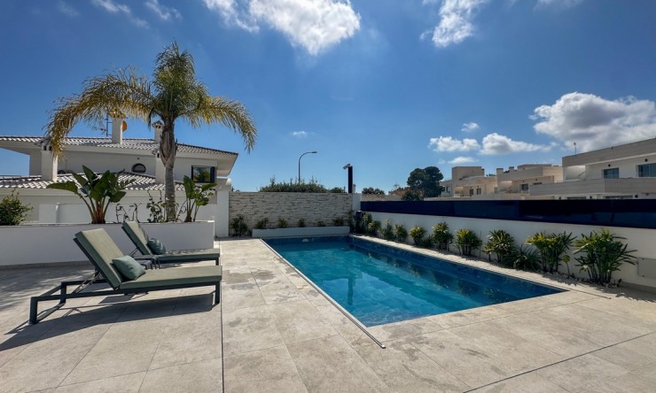 Re-Sale - Detached Villa - Orihuela Costa - Villamartin