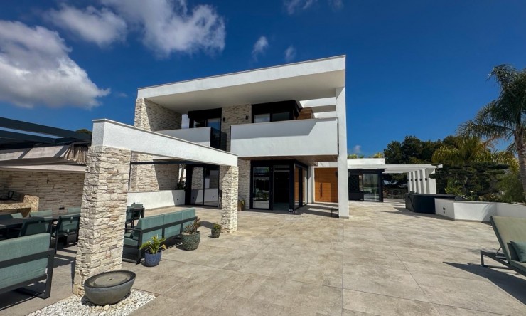 Re-Sale - Detached Villa - Orihuela Costa - Villamartin