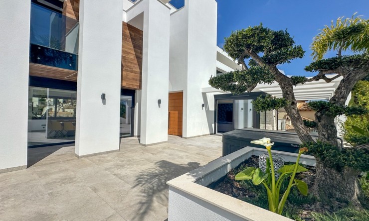Re-Sale - Detached Villa - Orihuela Costa - Villamartin