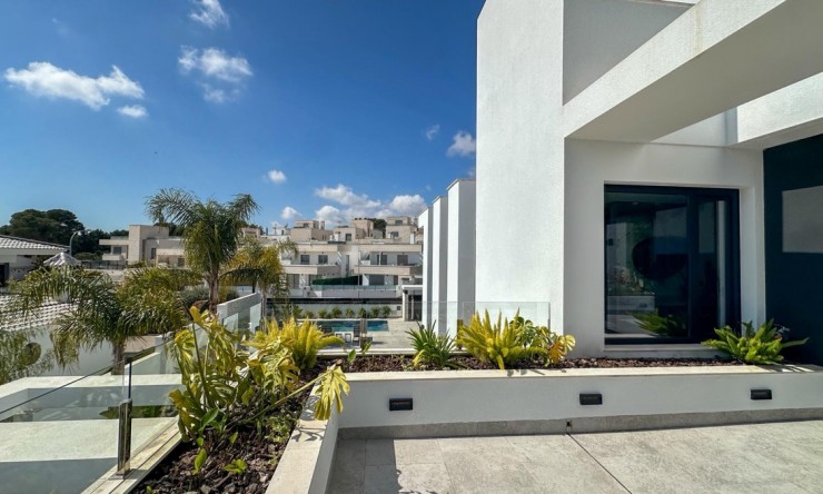 Re-Sale - Detached Villa - Orihuela Costa - Villamartin