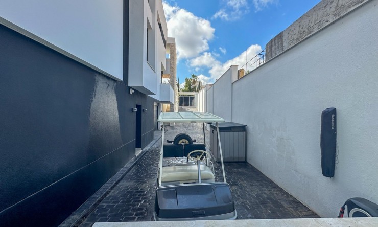 Re-Sale - Detached Villa - Orihuela Costa - Villamartin