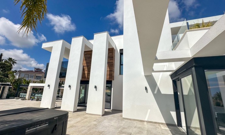 Re-Sale - Detached Villa - Orihuela Costa - Villamartin