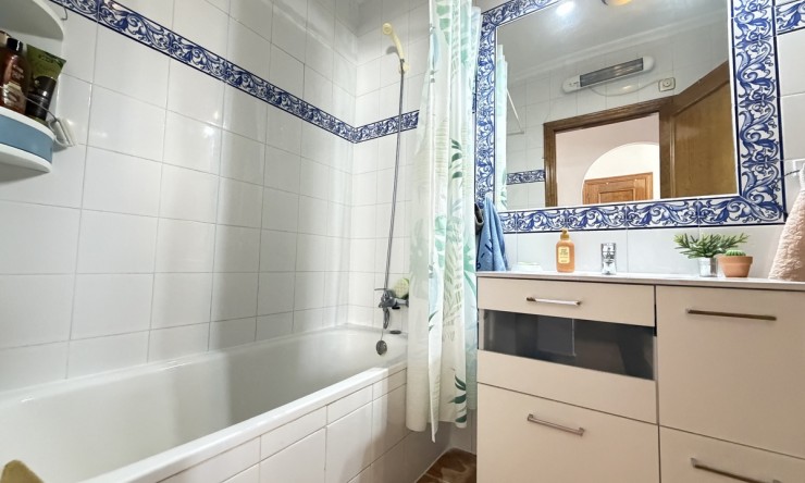 Re-Sale - Bungalow - Orihuela Costa - La Zenia