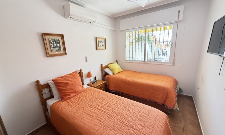 Re-Sale - Bungalow - Orihuela Costa - La Zenia