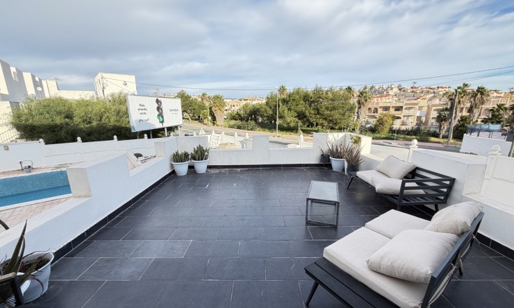 Videresalg - Frittliggende Villa - Orihuela Costa - Villamartin
