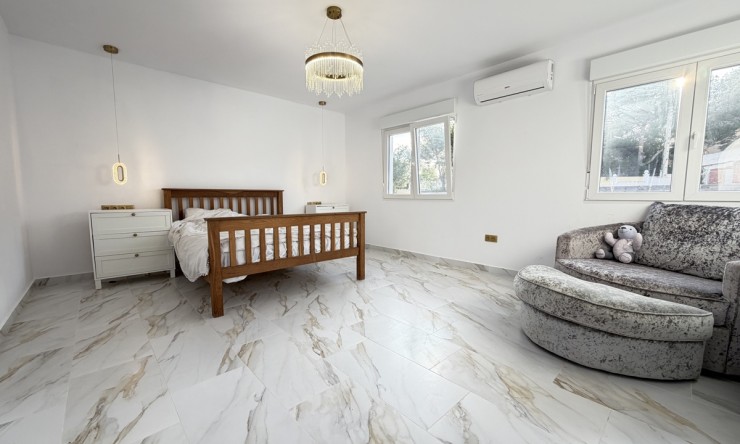 Videresalg - Frittliggende Villa - Orihuela Costa - Villamartin