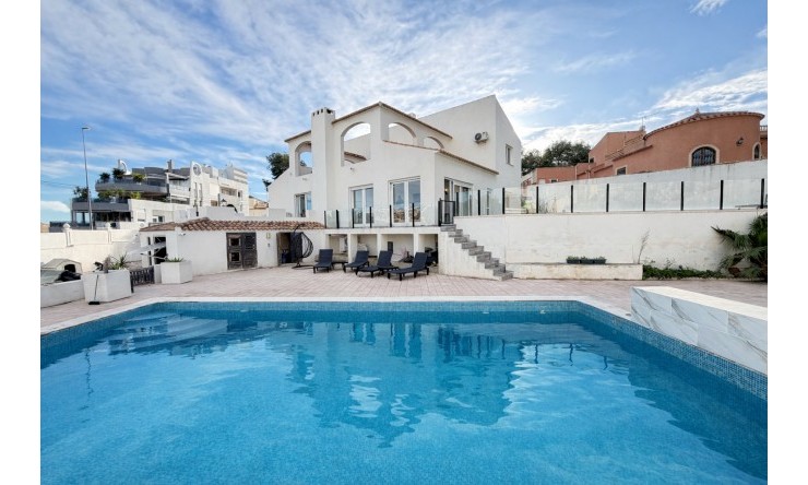 Videresalg - Frittliggende Villa - Orihuela Costa - Villamartin