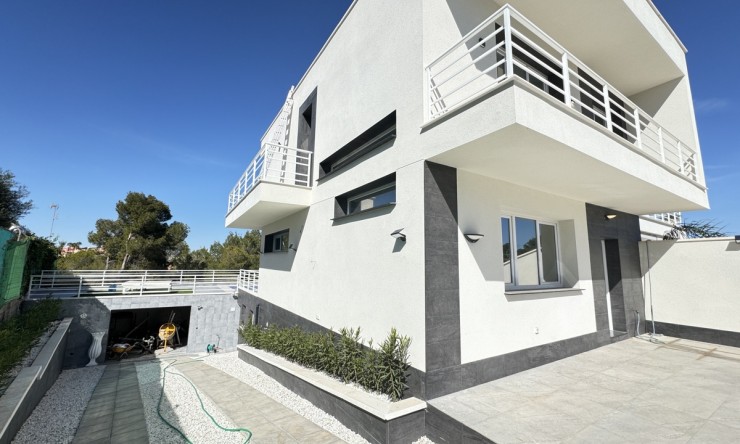 Re-Sale - Detached Villa - Orihuela Costa - Los Balcones