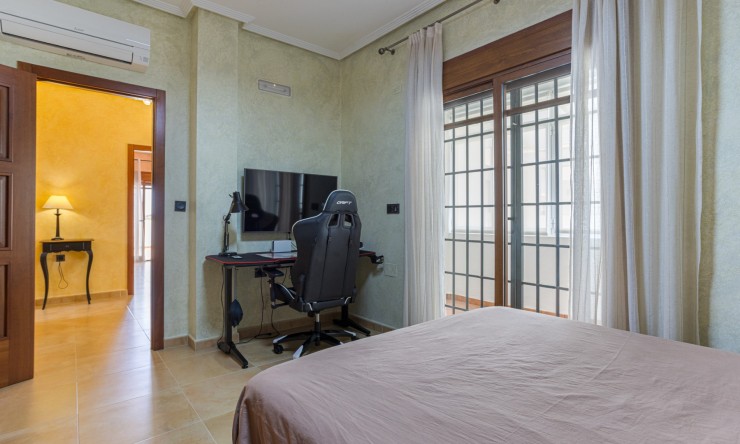 La Revente - Villa - Los Montesinos - La Herrada