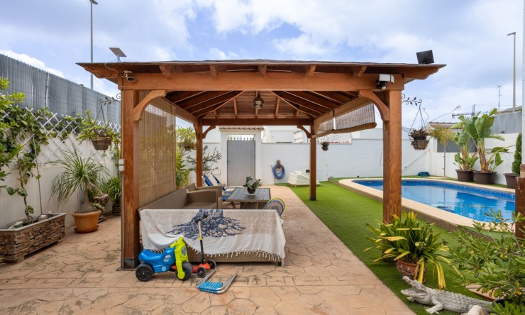 La Revente - Villa - Los Montesinos - La Herrada