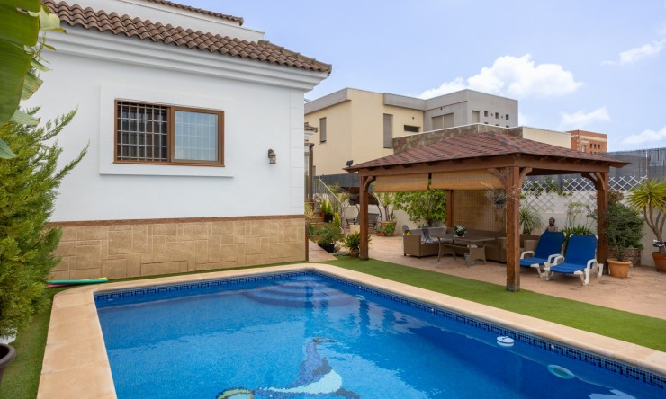 La Revente - Villa - Los Montesinos - La Herrada