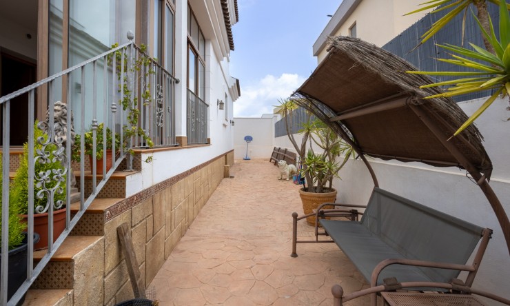 La Revente - Villa - Los Montesinos - La Herrada