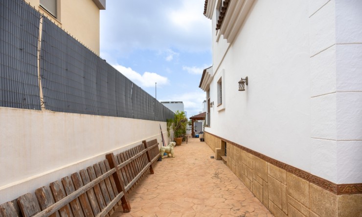 La Revente - Villa - Los Montesinos - La Herrada