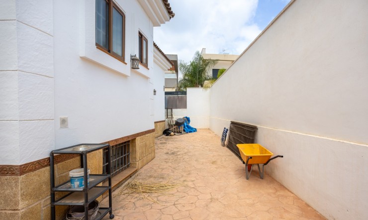 La Revente - Villa - Los Montesinos - La Herrada