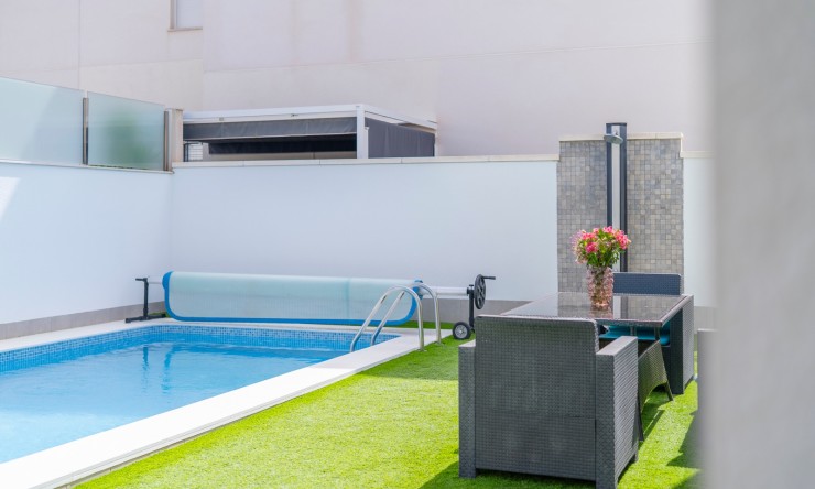 Reventa - Chalet - Torrevieja - Aguas Nuevas