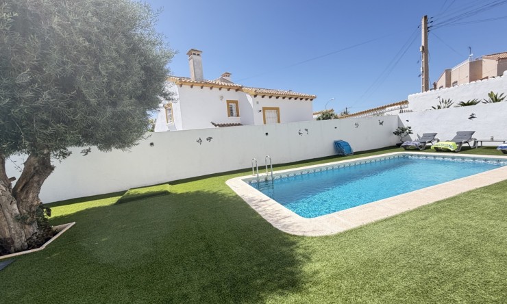 Re-Sale - Detached Villa - Orihuela Costa - Villamartin