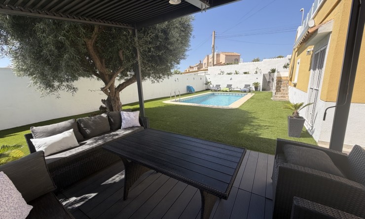 Re-Sale - Detached Villa - Orihuela Costa - Villamartin