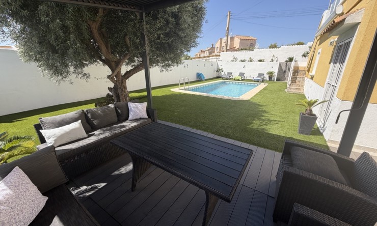 Re-Sale - Detached Villa - Orihuela Costa - Villamartin