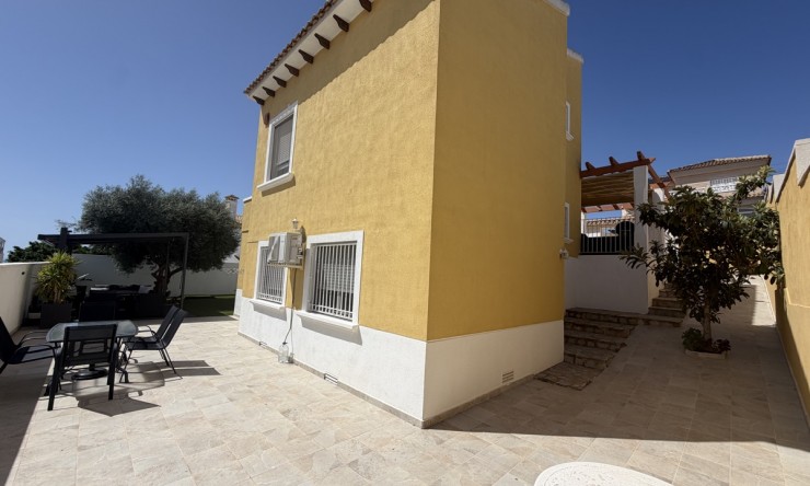 Re-Sale - Detached Villa - Orihuela Costa - Villamartin
