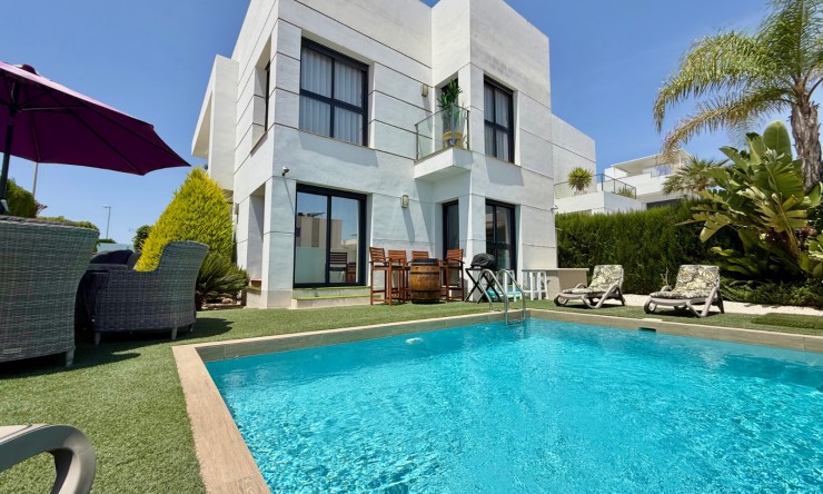 Videresalg - Frittliggende Villa - Ciudad Quesada - Ciudad Quesada - Byen