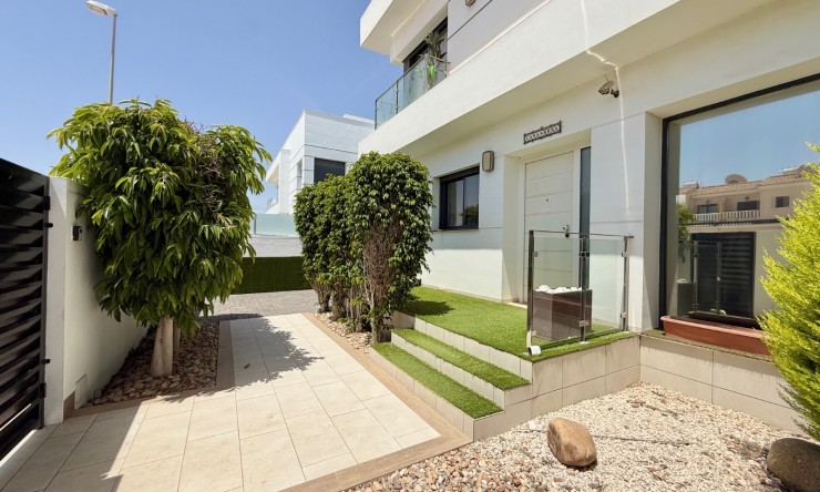 Videresalg - Frittliggende Villa - Ciudad Quesada - Ciudad Quesada - Byen