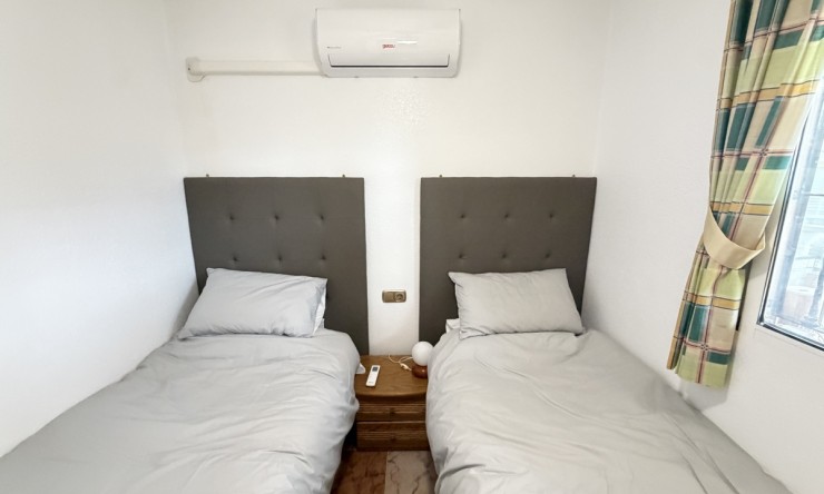 Re-Sale - Bungalow - Orihuela Costa - La Zenia