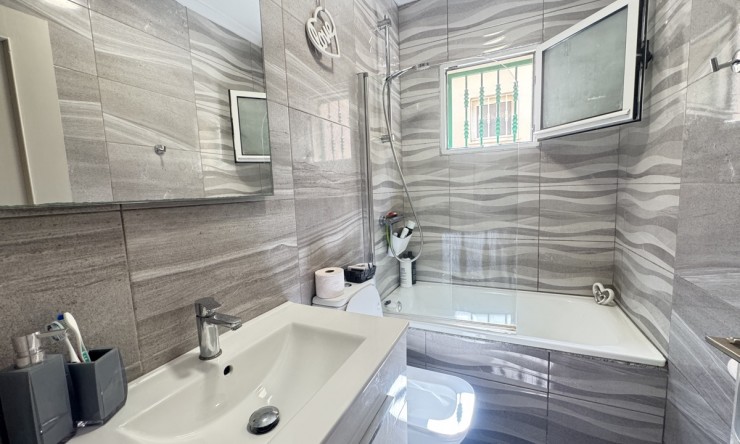 Re-Sale - Detached Villa - Orihuela Costa - Villamartin