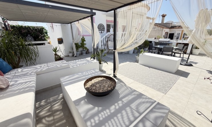 Reventa - Chalet - San Miguel de Salinas - Lake View Mansions