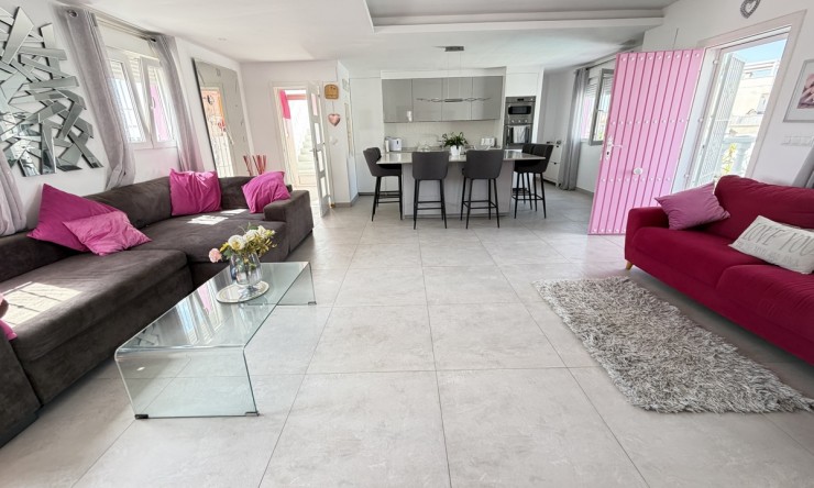 Reventa - Chalet - San Miguel de Salinas - Lake View Mansions