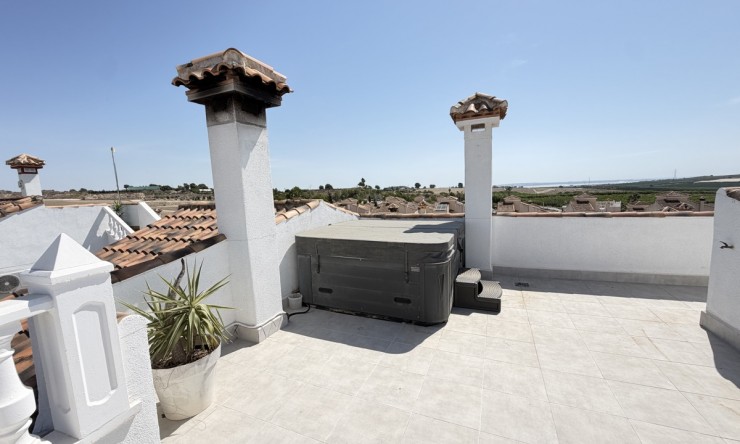 Reventa - Chalet - San Miguel de Salinas - Lake View Mansions