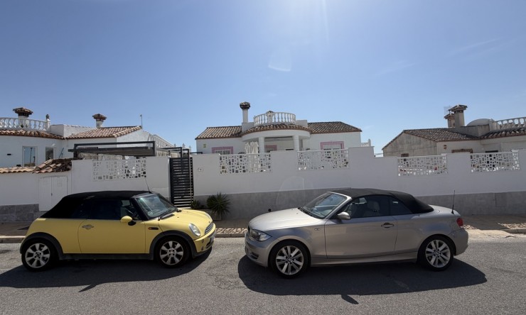 Reventa - Chalet - San Miguel de Salinas - Lake View Mansions